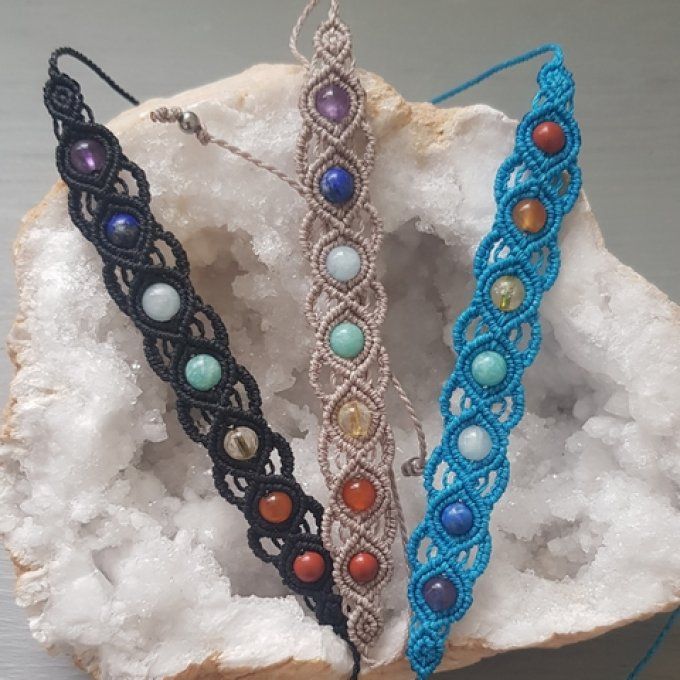 Bracelets alignement des 7 chakras en pierres naturelles.