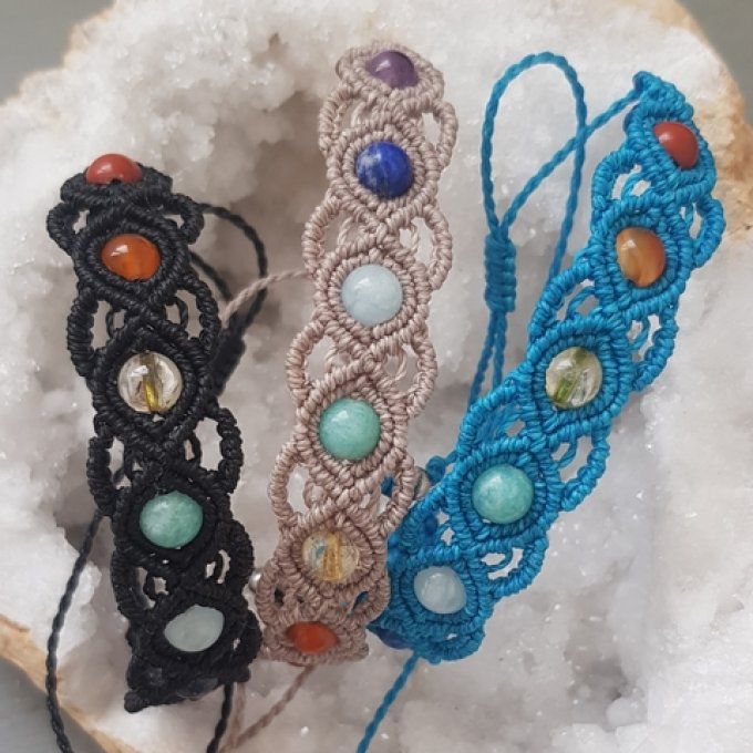 Bracelets alignement des 7 chakras en pierres naturelles.