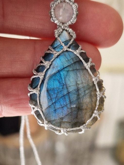 Pendentif cabochon Labradorite Bleue 