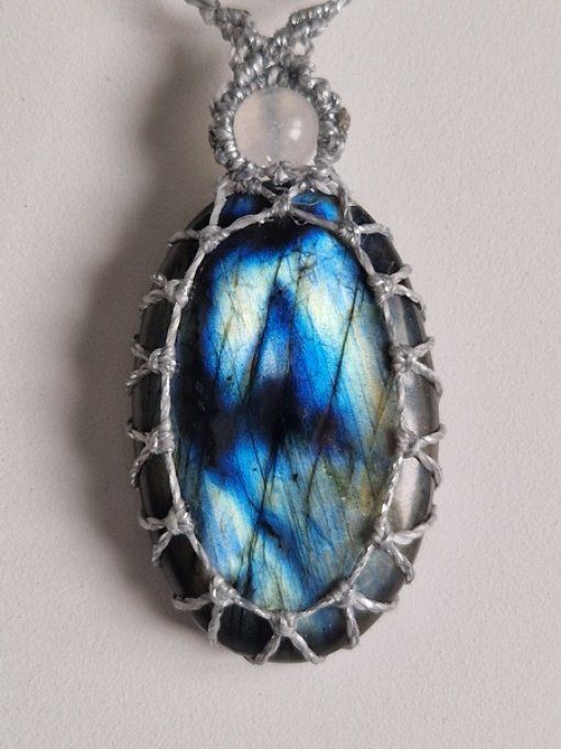 Pendentif Cabochon Labradorite Bleue